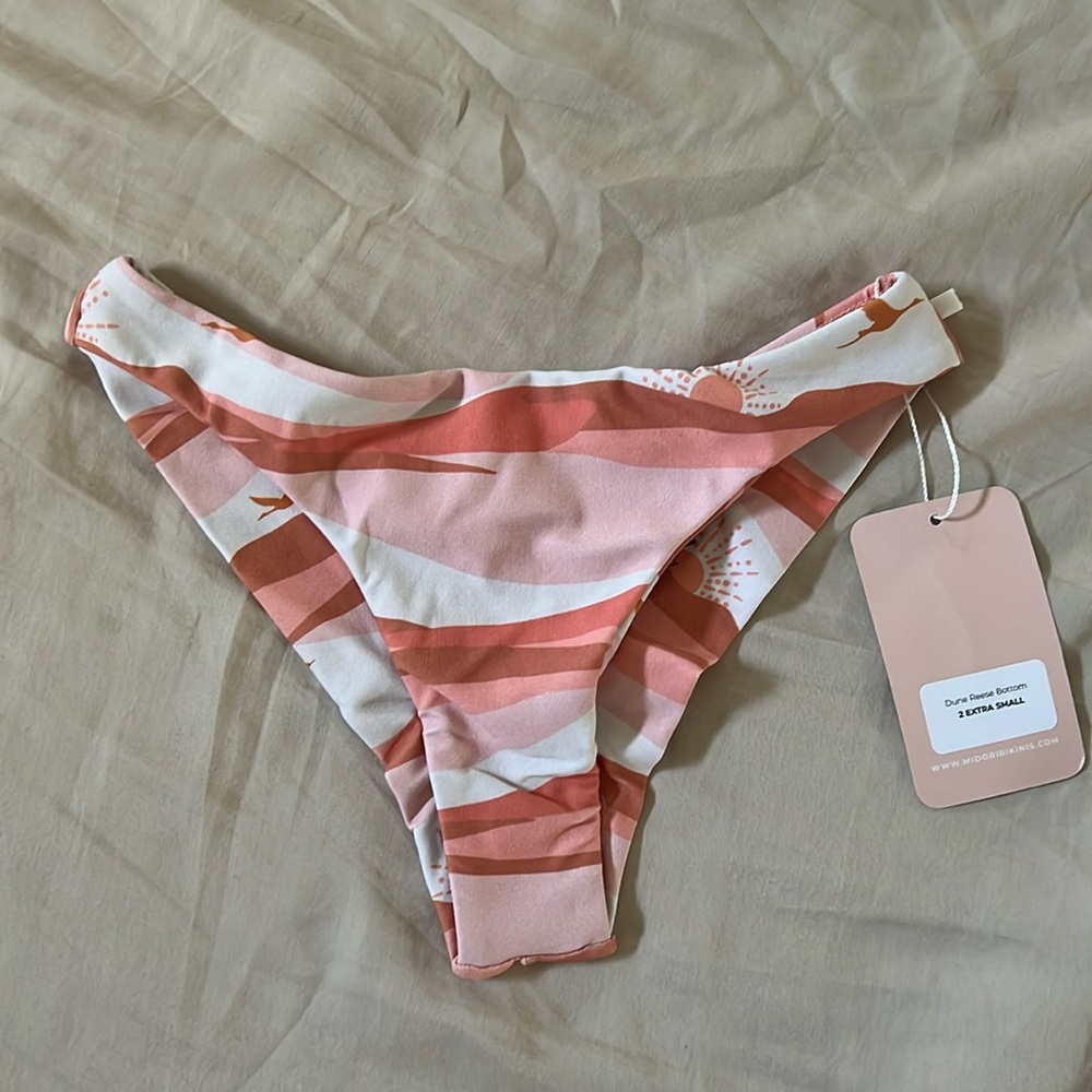 Midori NWT 2 Extra Small Dune Reese Bottom